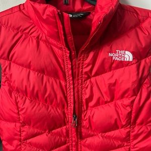 The Northface Womens XS red 550 zipper vest